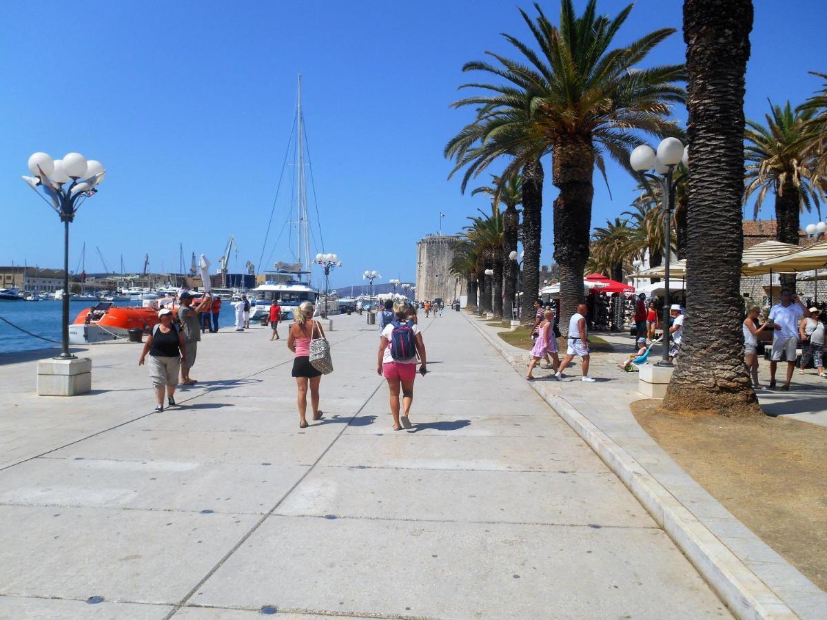 Apartments Bresan Trogir Exterior foto