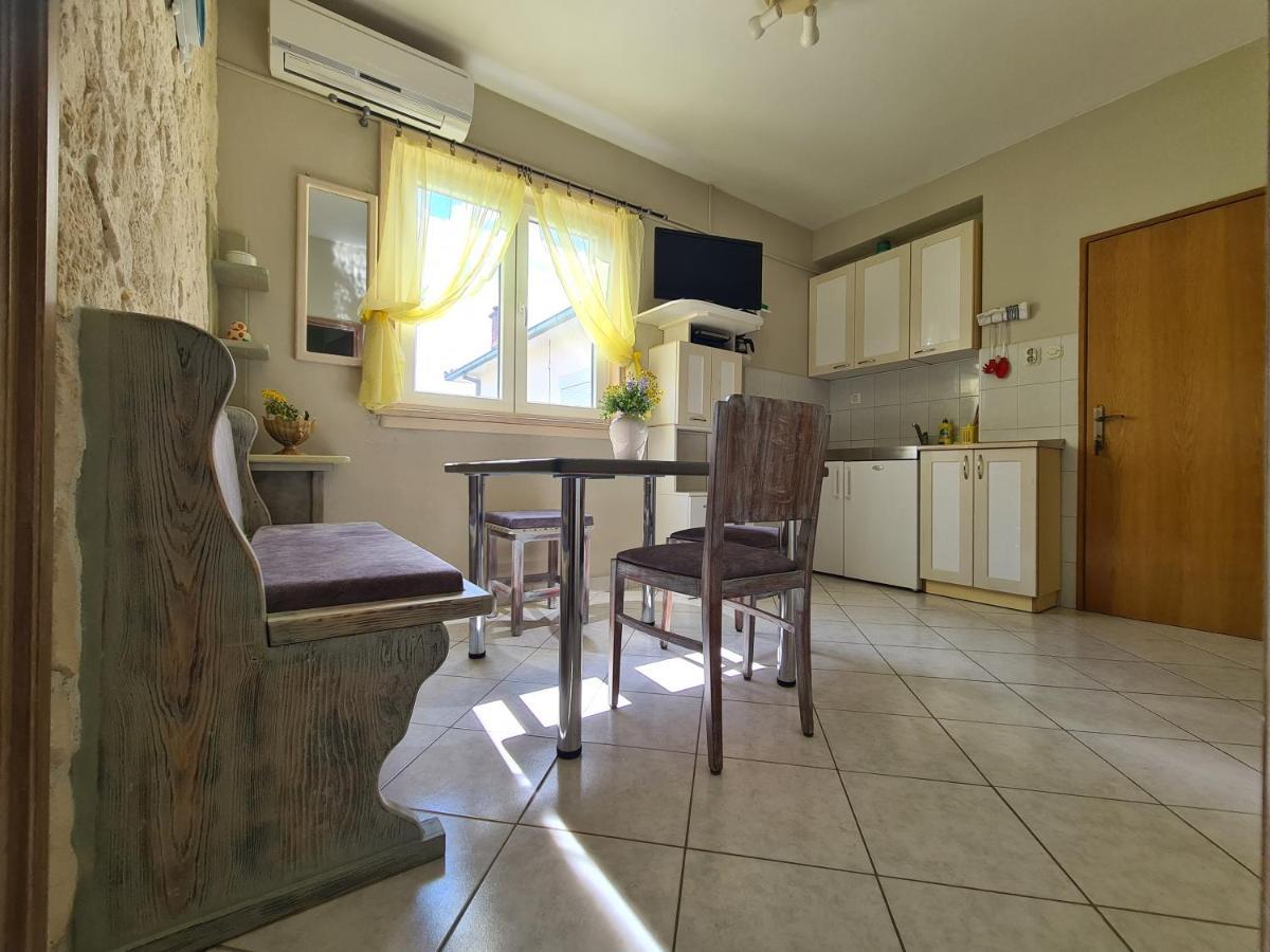 Apartments Bresan Trogir Exterior foto